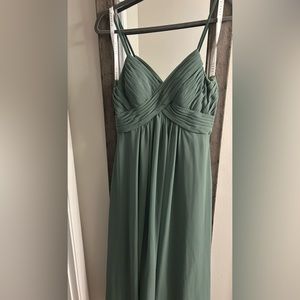 Azazie Shannon custom dress
Dress Color: Eucalyptus
Azazie Wedding Garment Bag